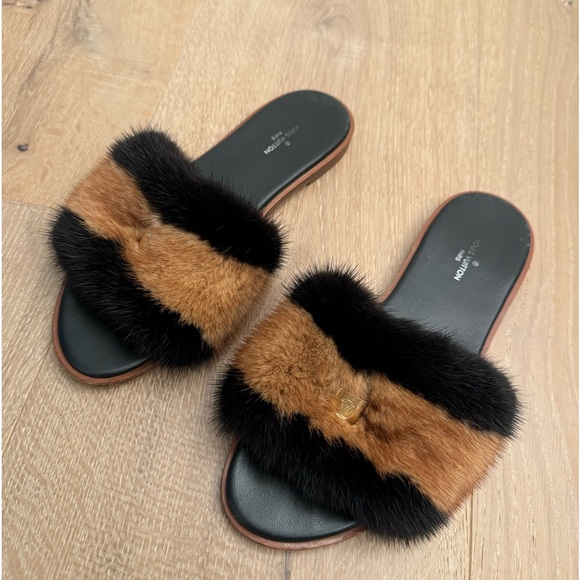 Louis Vuitton Brown/Black mink fur lock it flat sandal - Picture 4 of 4